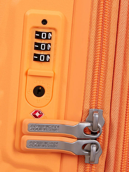Чемодан American Tourister 66C*001 Mickey Magic Cabin luggage 55cm