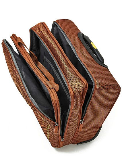 Сумка на колесах Mandarina Duck OTV07 Zephyr Pilot Trolley