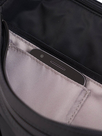 Молодежная сумка Hedgren HIC176M Inner City Eye M RFID