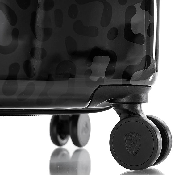 Чемодан Heys 13127-3041-21 Black Leopard Fashion Spinner S