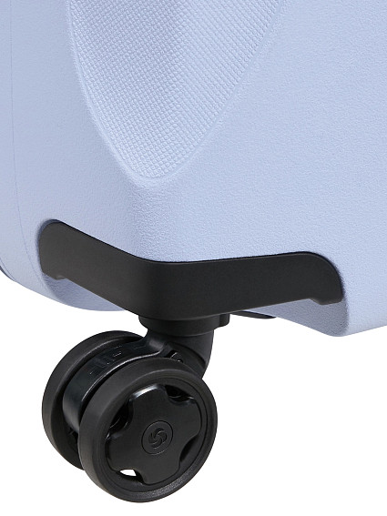 Чемодан Samsonite KM0*001 Essens Spinner