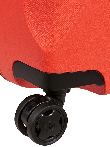 Чемодан Samsonite KM0*001 Essens Spinner