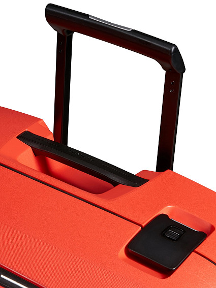 Чемодан Samsonite KM0*002 Essens Spinner