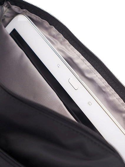 Молодежная сумка Hedgren HIC176M Inner City Eye M RFID